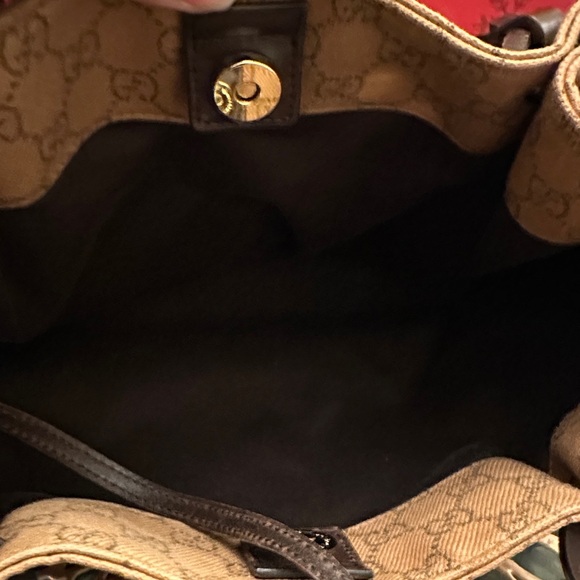 Gucci Signature Tan and Brown Messenger Bag - Picture 3 of 15